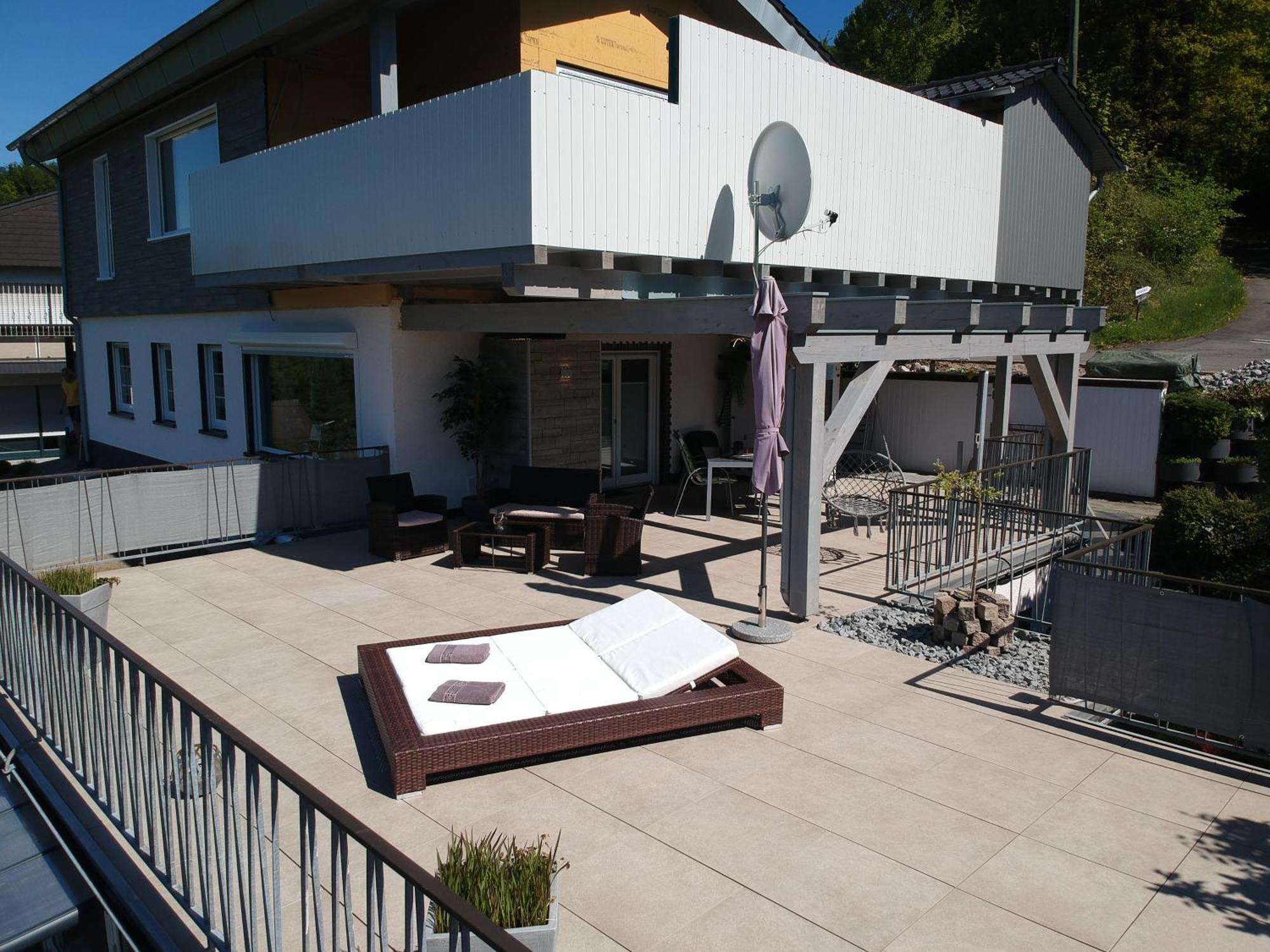 Seeblick-Ferienwohnung Im "Ferienhaus Agger-Blick" Mit Traumhafter Sonnen-Terrasse, Sauna, E-Kamin & Kajak Gummersbach Exterior foto